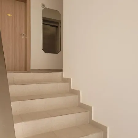 Apart Aria * Rawda
